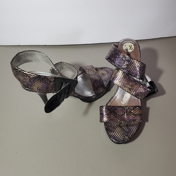 Doll House heels size 8 1/2 animal print - Picture 2 of 8